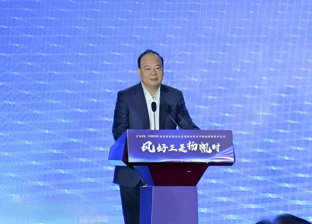 02-配文插图-YP街机电子董事长、总经理曾毓群发表致辞.png